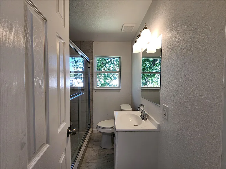 2706 Berry St #A — Photo 6