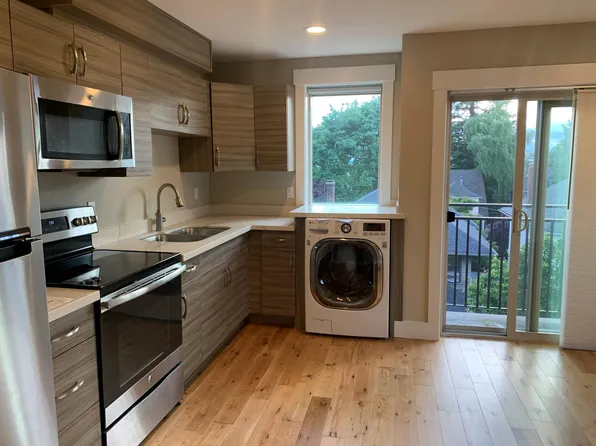 735 10th Ave E #101, Seattle, WA 98102