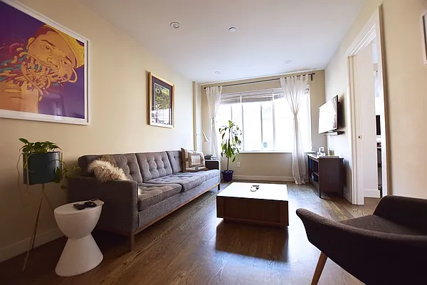 Rented by REAL New York | media 19