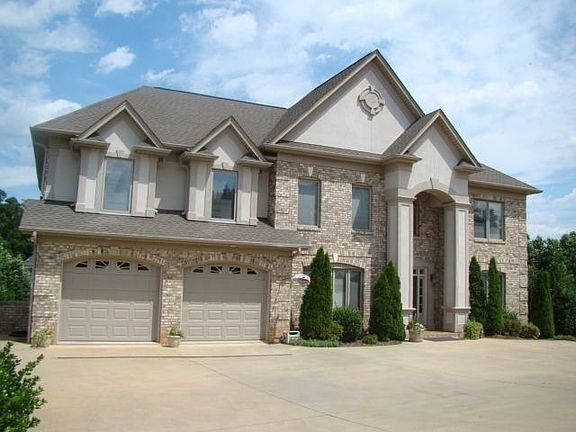 2nd image of 803 46th Avenue Dr NE