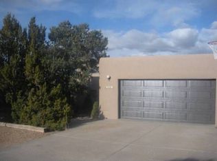 2381 Botulph Rd, Santa Fe, NM 87505