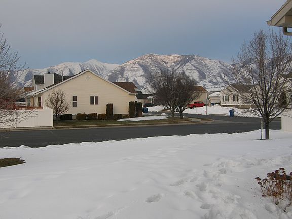 2nd image of 86 E Fairway Dr