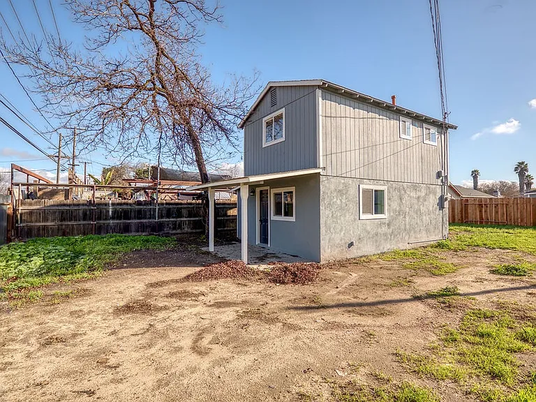 521 Imperial Ave #B — Photo 1