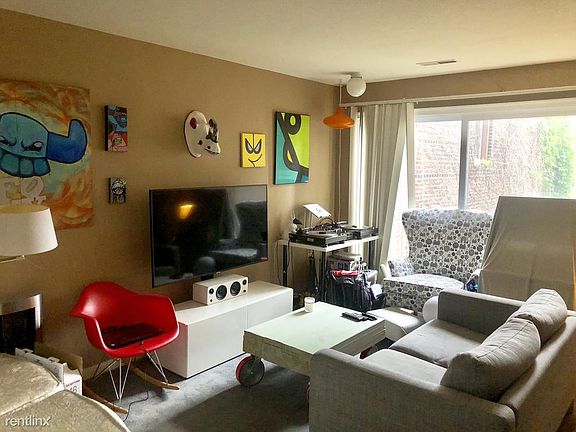 2nd image of 610-12 S American St #4