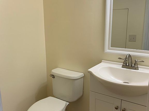 4th image of 8208 Catbird Cir Unit 201