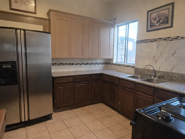 837 N G St #14 — Photo 4