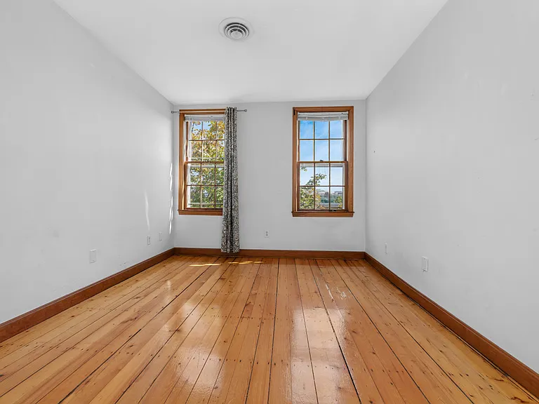 32 Prospect St #3 — Photo 8