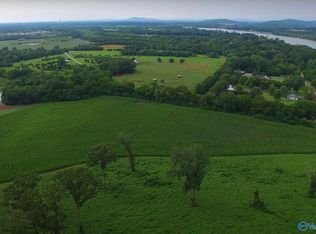 1227 McCutcheon Loop Rd, Laceys Spring, AL 35754