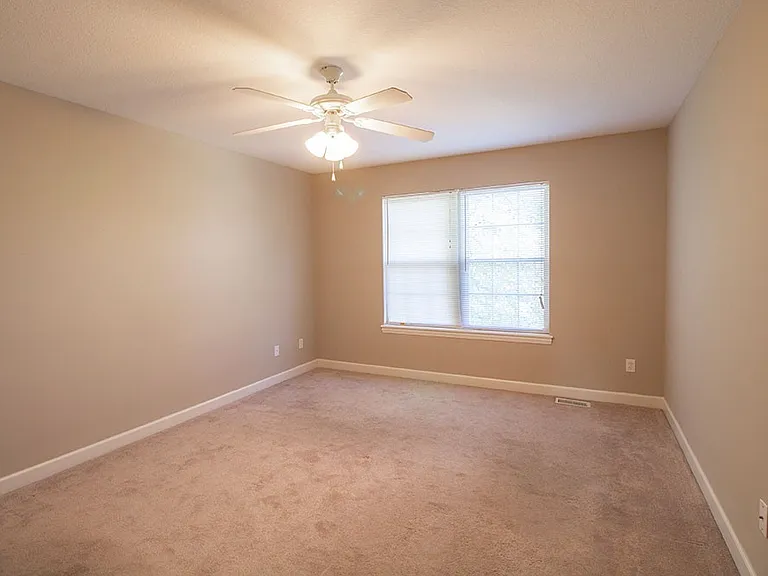 1311 Raleigh Dr — Photo 19
