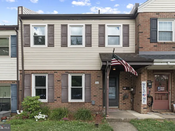 54 Princeton Ct, Langhorne, PA 19047