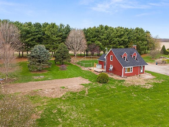 3rd image of 2423 N Cramer Rd