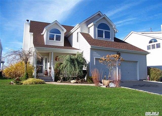 1st image of 11 Spinnaker Ct