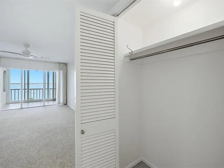 555 S Gulfstream Ave #902 — Photo 26