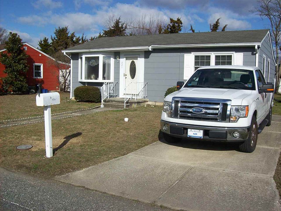 2nd image of 221 Shadeland Ave