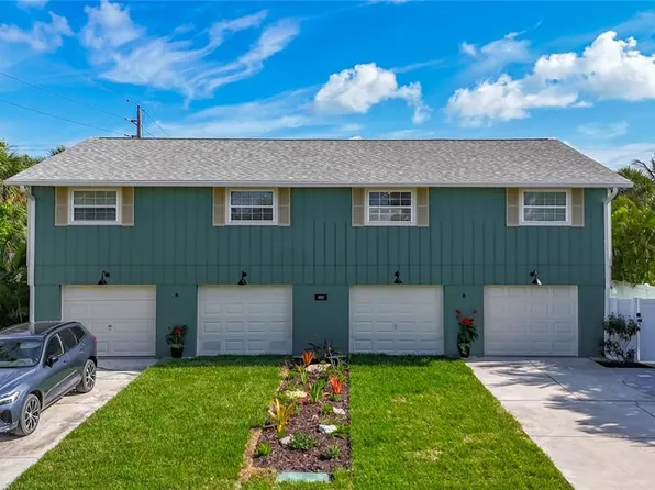 202 Peacock Ln, Holmes Beach, FL 34217