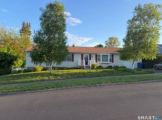 60 Delwood Rd, Stratford, CT 06614