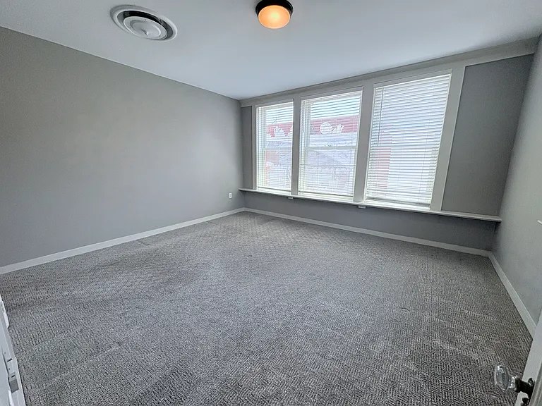 7 W Philadelphia St #3F — Photo 9