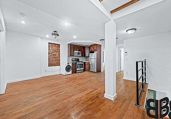 5th image of 815 Marcy Ave APT 1