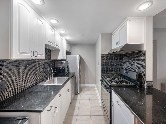 4th image of 1460 Fairlane Dr APT 312
