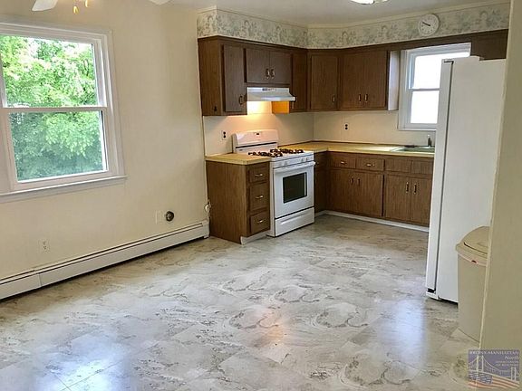 4th image of 84 Lakeview Ave