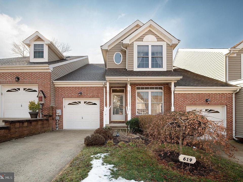 1st image of 619 Beaver Falls Pl