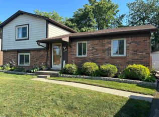 17370 Koogler St, Clinton Township, MI 48038