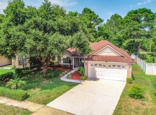 1867 Burgess Hill Dr E, Jacksonville, FL 32246