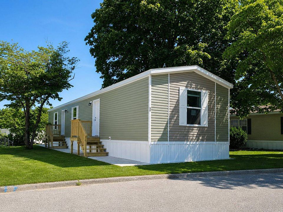1st image of 165 Pinewood Est #165