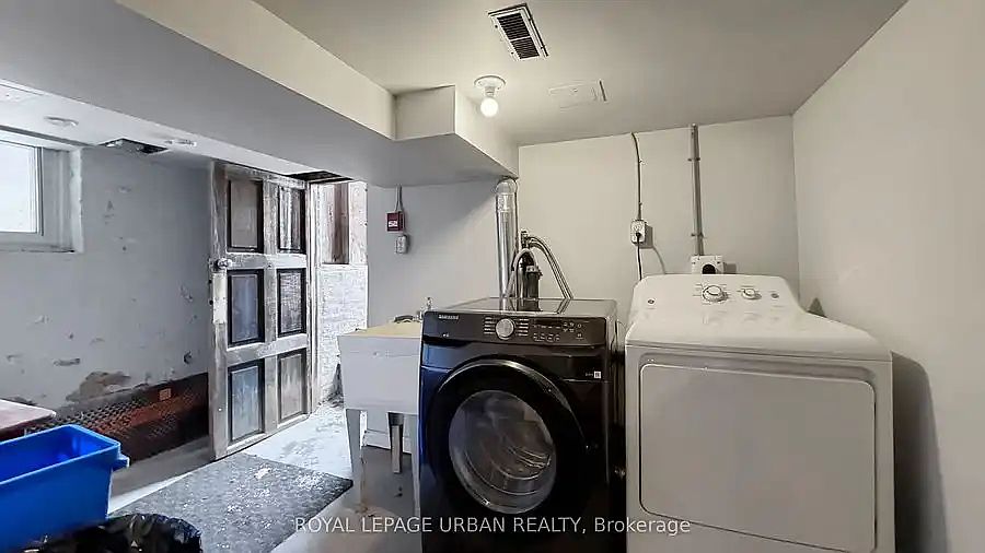 1st image of 917 Carlaw Ave #1A