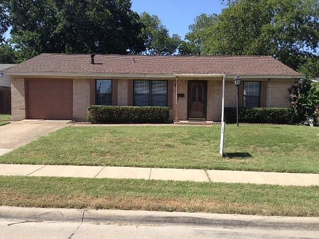 1st image of 3213 Lakewood Dr