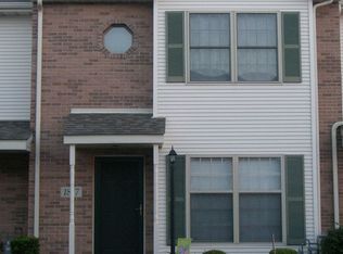 1817 Cottonwood Ct, Crown Point, IN 46307
