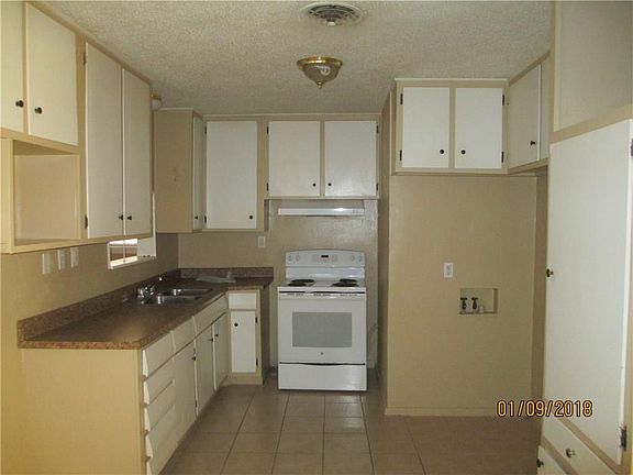 4th image of 1441 Bel Air Dr