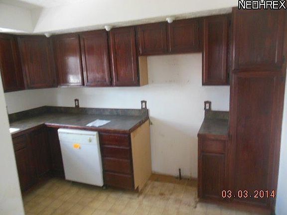 2nd image of 104 Longford Ave
