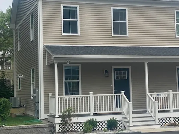 28 Kirkham St #D, Branford, CT 06405