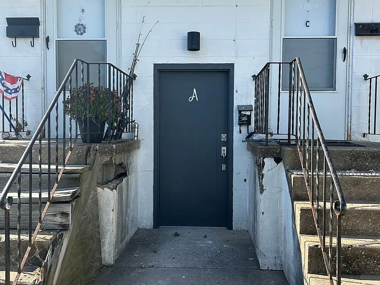 803 N Roosevelt Ave — Photo 1