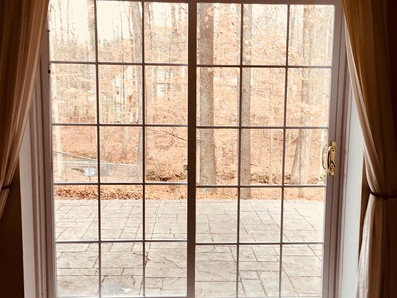 5th image of 8421 Robert E Lee Dr