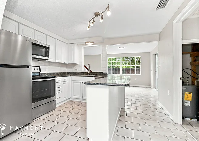 7827 Butler Ave — Photo 8