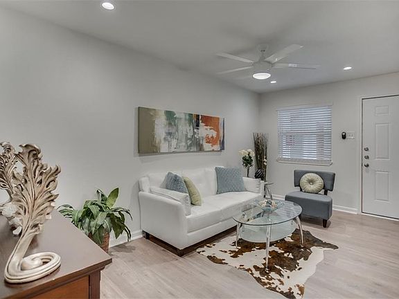 2nd image of 4927 San Jacinto St APT 207