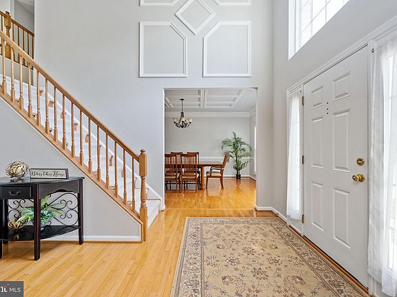 2nd image of 2812 Myrtlewood Dr