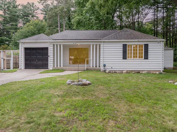 513 Albee Ln, Midland, MI 48640
