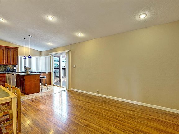 5th image of 2511 Mistletoe Dr
