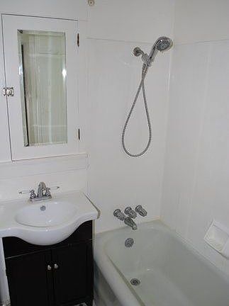 4th image of 368 Carroll Park W #C