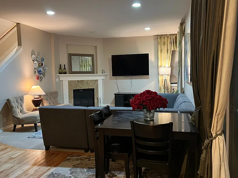 19128 NE 65th Way — Photo 16