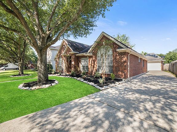 2nd image of 2708 Aspen Ln