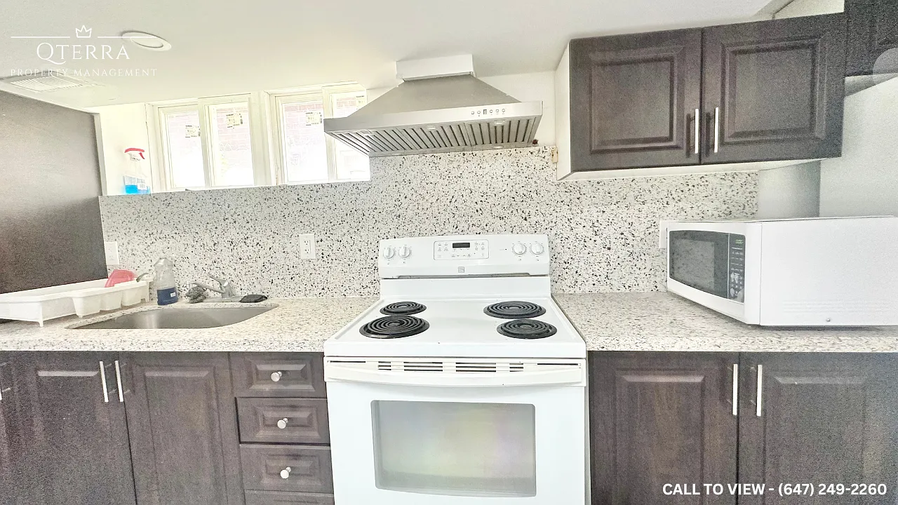 3 bed, 1.5 bath, 900 sqft, $1,995 — Photo 2