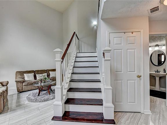 5th image of 1910 Keswick Place Dr