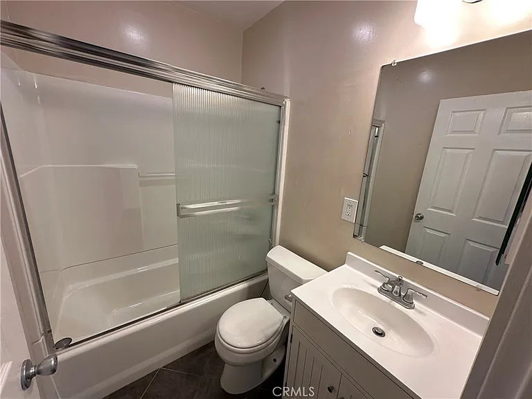 210 S Bush St — Photo 22