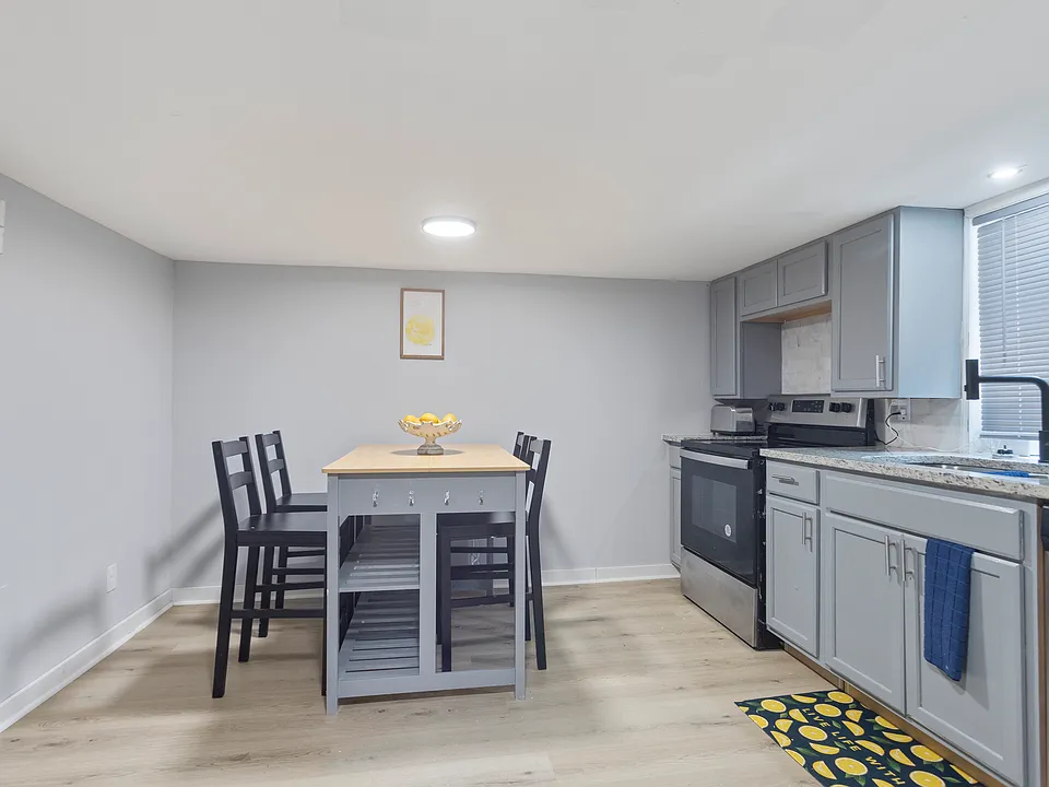 537 W Lake Ave NW #B