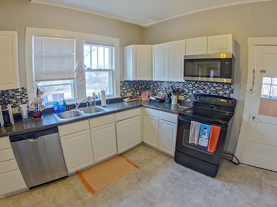 830 Bertrand St, Manhattan, KS 66502 Zillow