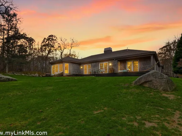 300 North Rd, Chilmark, MA 02535